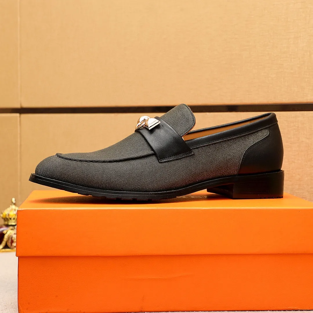 Men's shoes 💰442💐 Product trademark: HERMES "Hermès" casual leather shoes Regular size: 38-44 (45.46.47🉑️customized) Product materials: Selected imported fabric upper + classic hardware buckle, imported water-dyed 🐂 cowhide lining. Strong three-dimensional visual effect, combined outsole Color: 3⃣️colors available